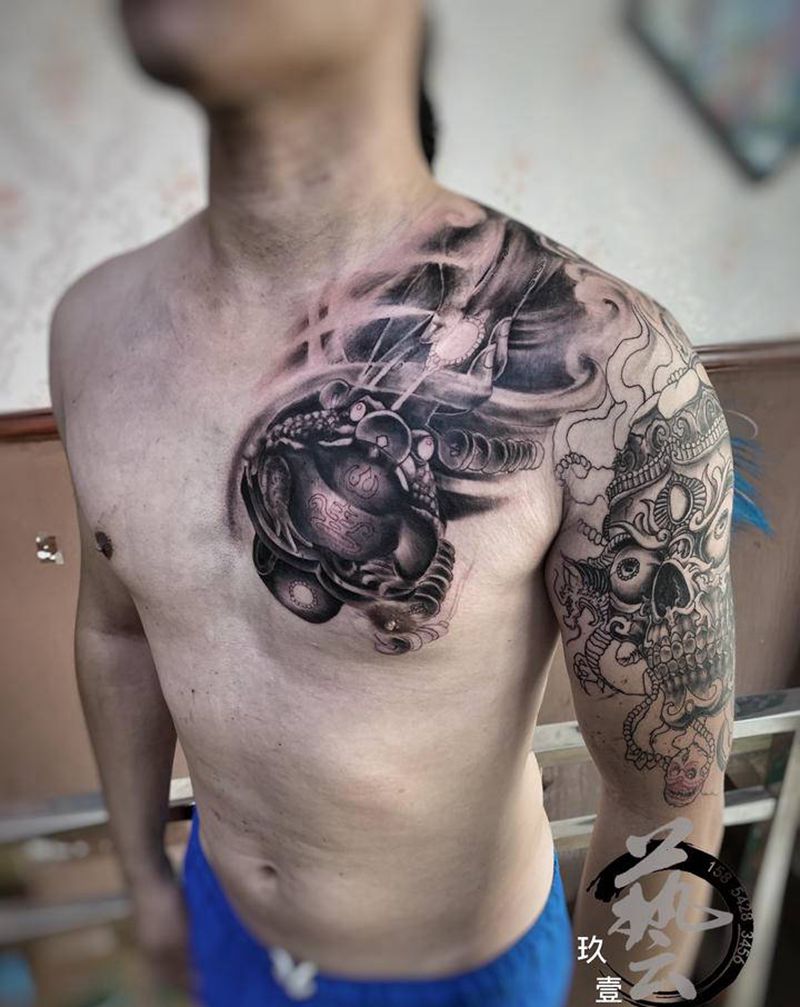 半胛纹身图片_胸部手臂新传统纹身图案