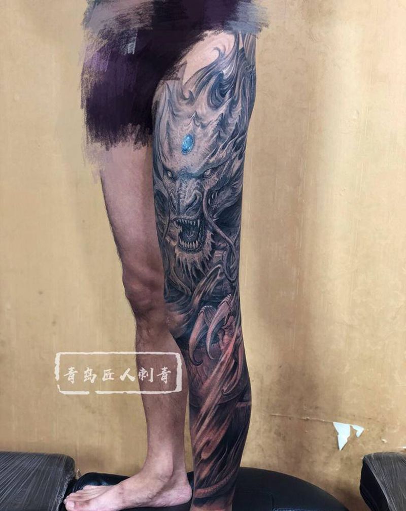 盘龙腿纹身图片_腿部欧美写实龙纹身图案