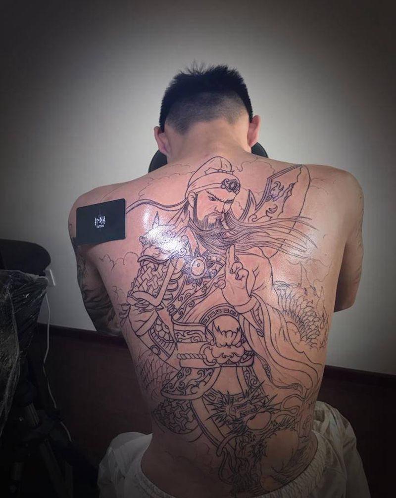 二爷线条纹身图片_背部纹身图案