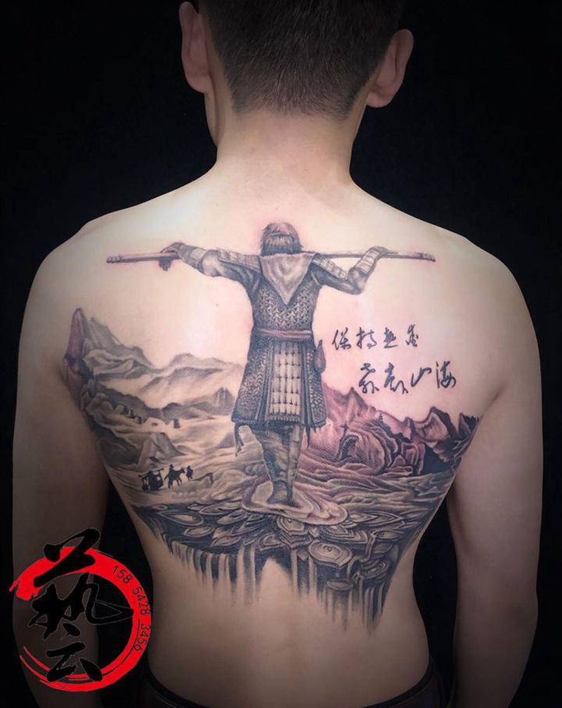 吾纹身图片_背部欧美写实纹身图案
