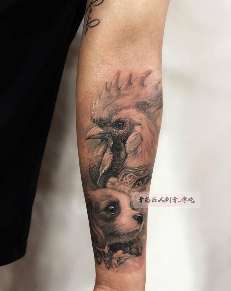 生肖题材小臂纹身图片_手臂新传统欧美写实生肖鸡狗纹身图案