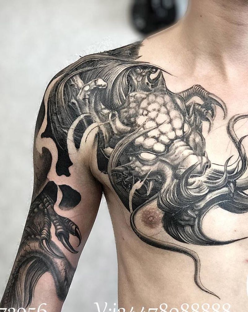 披肩龙纹身图片_胸部手臂欧美写实龙纹身图案