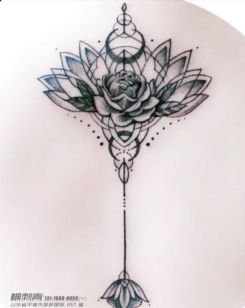 近期客户返图纹身图片_手臂背部几何纹身图案