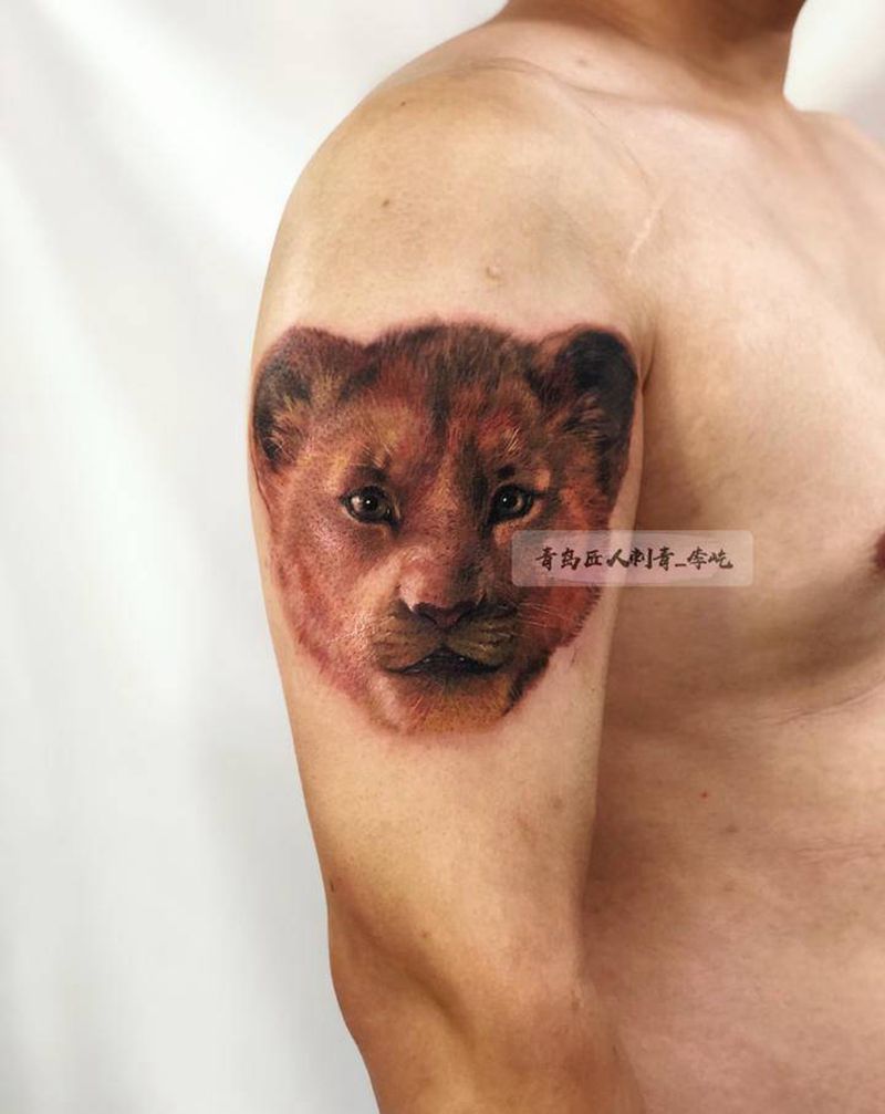 狮子 彩色 狮子王纹身图片_手臂欧美写实新传统动物狮子彩色纹身图案