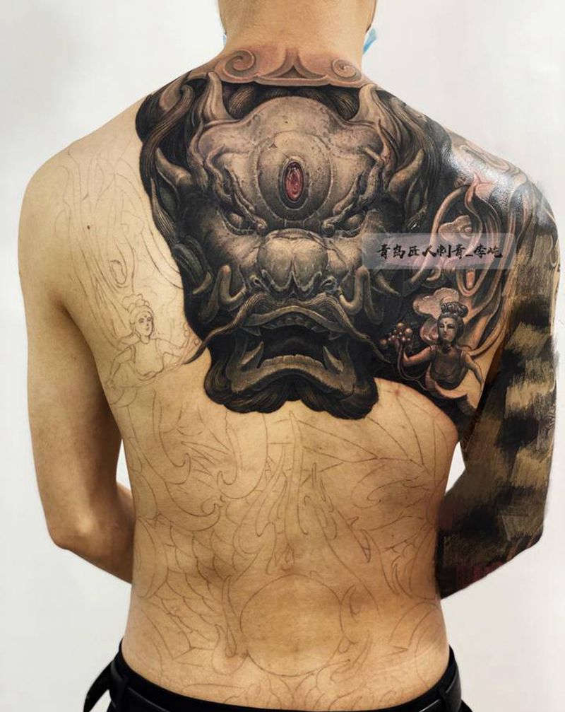 石雕龙 未完成纹身图片_背部欧美写实新传统石雕龙纹身图案