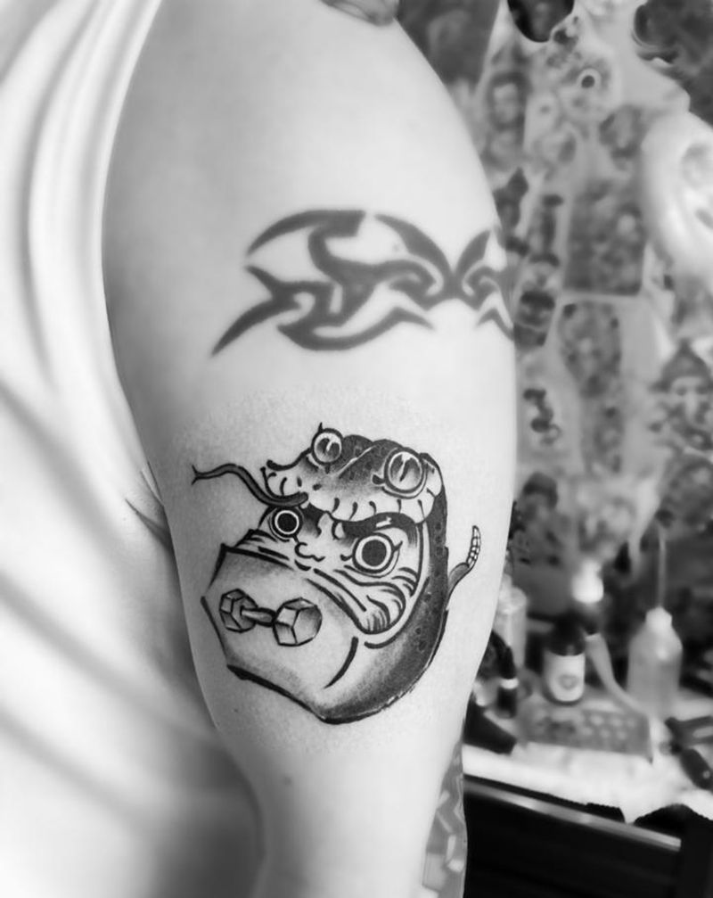 达摩蛋纹身杠铃纹身纹身图片_手臂新传统老传统纹身图案