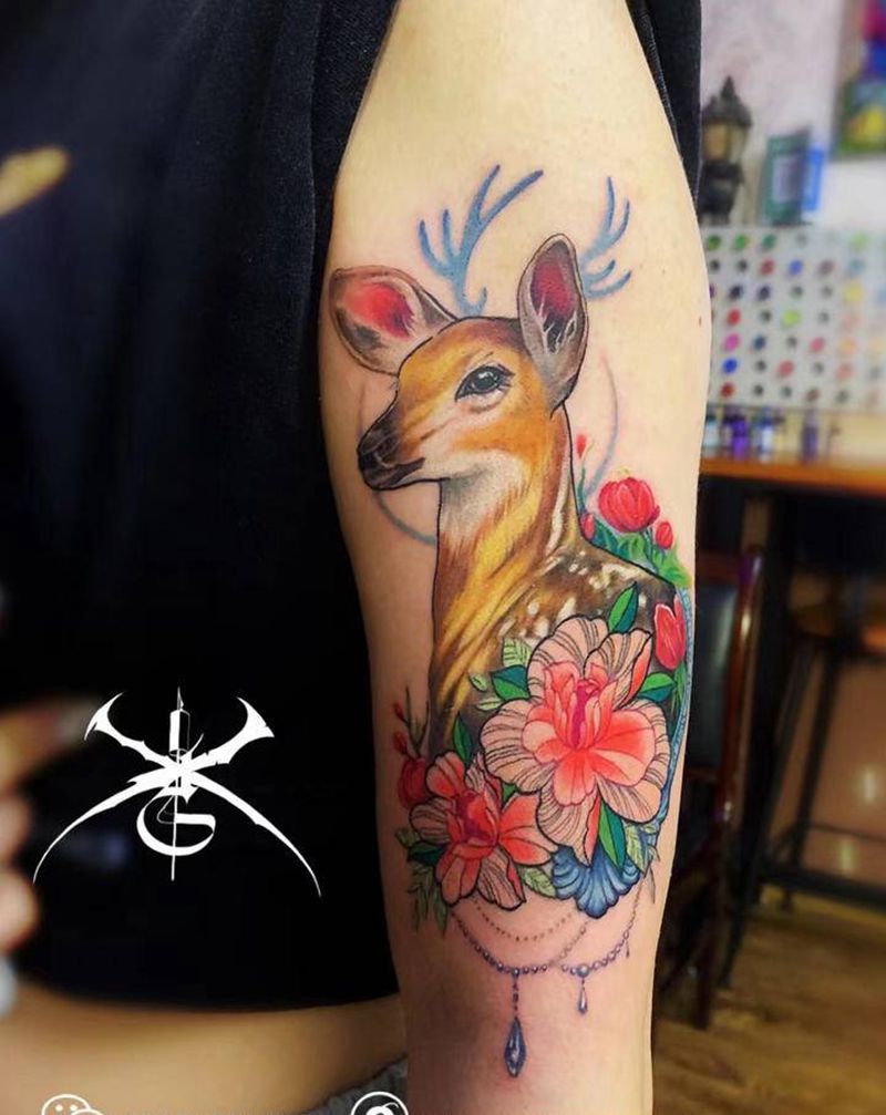 鹿纹身图片_手臂肩部欧美写实新传统纹身图案