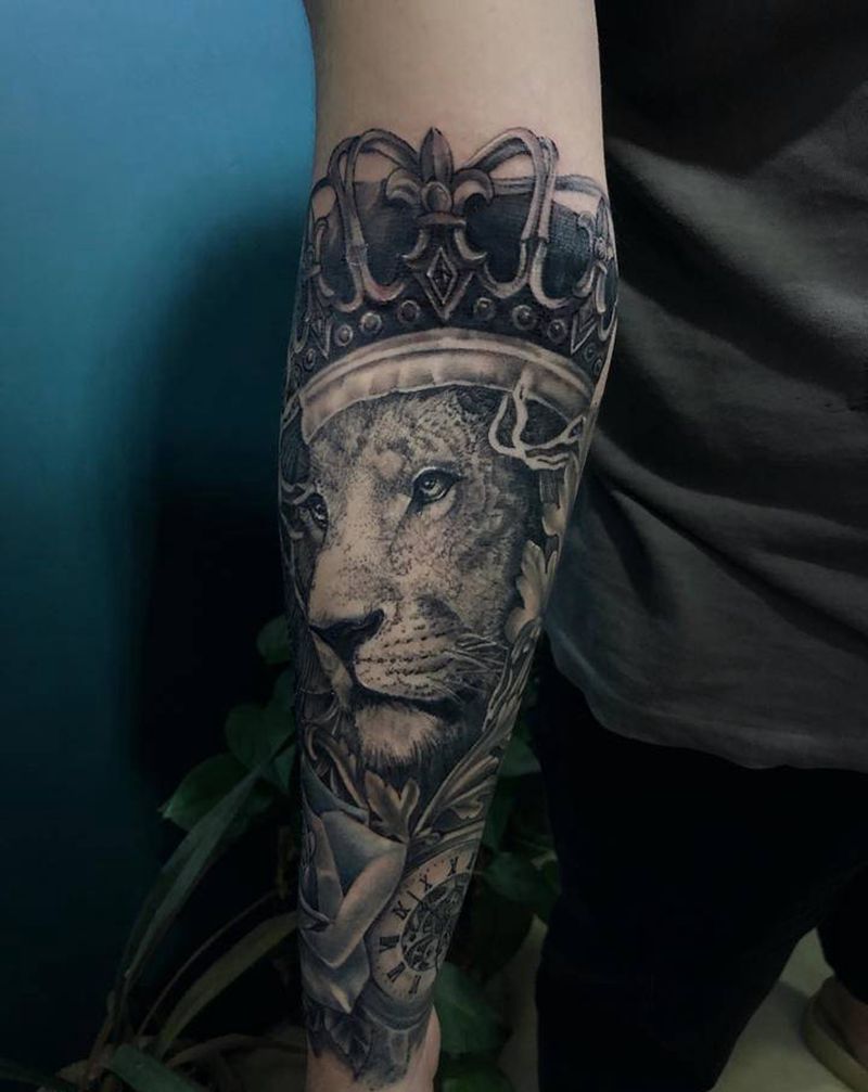 写实狮子遮盖纹身图片_手臂欧美写实纹身图案
