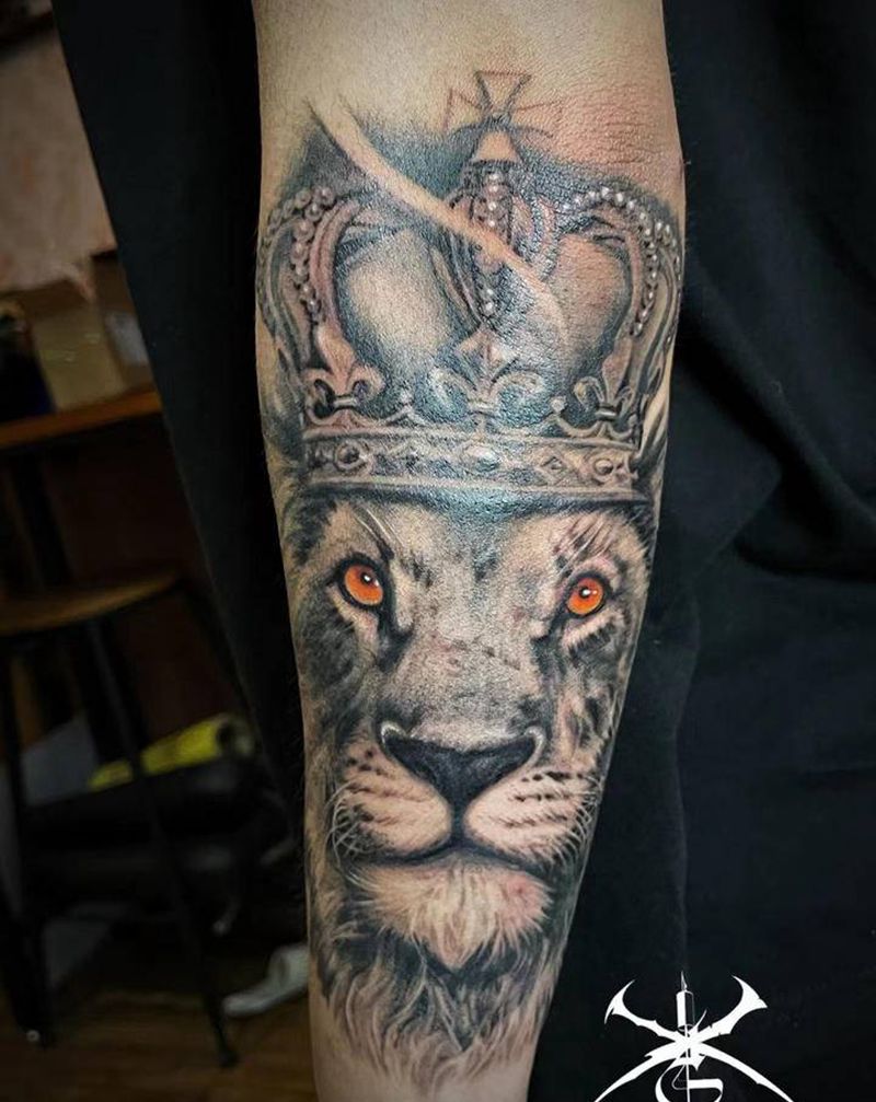 王者纹身图片_手臂欧美写实纹身图案