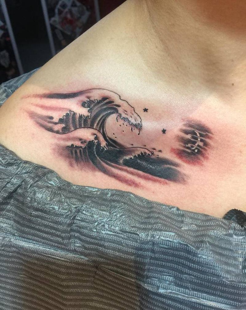 浪花遮盖字母纹身图片_肩部纹身图案