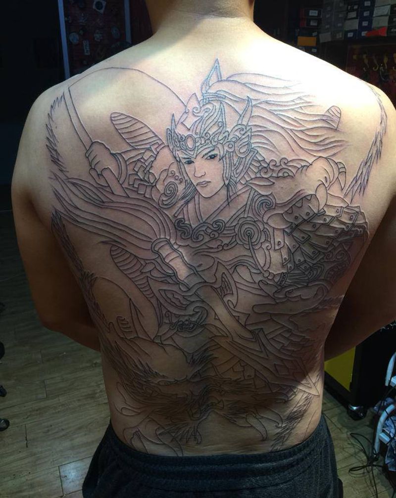 满背子龙未完纹身图片_背部新传统纹身图案