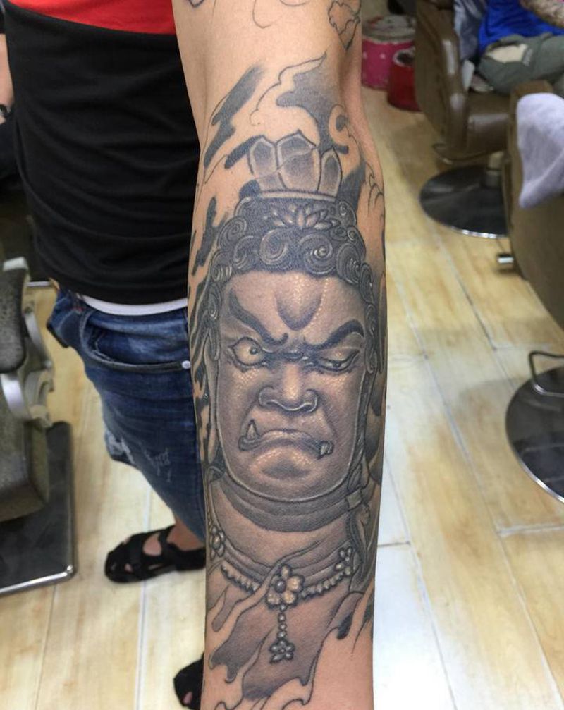 花臂未完纹身图片_手臂新传统纹身图案