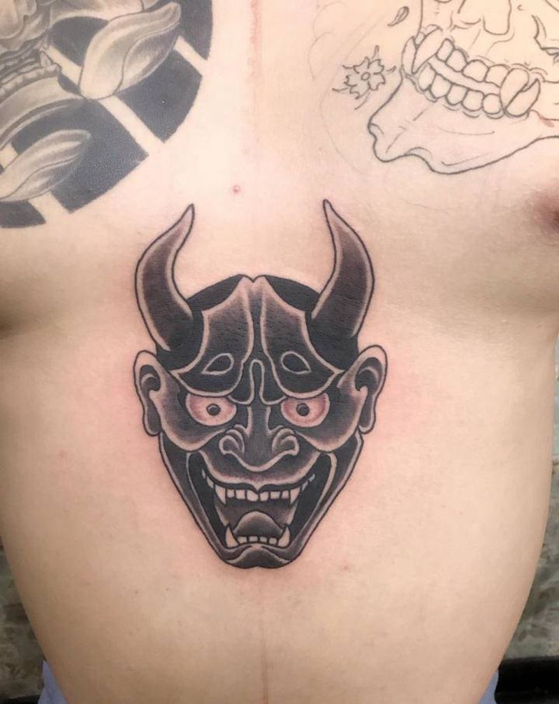 般若纹身图片_胸部老传统纹身图案