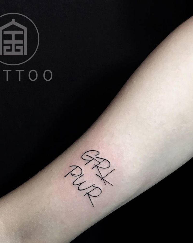 小作品纹身图片_手部手臂几何花体字字母纹身图案