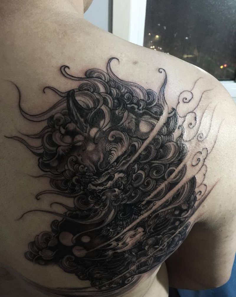 唐狮纹身图片_肩部新传统纹身图案