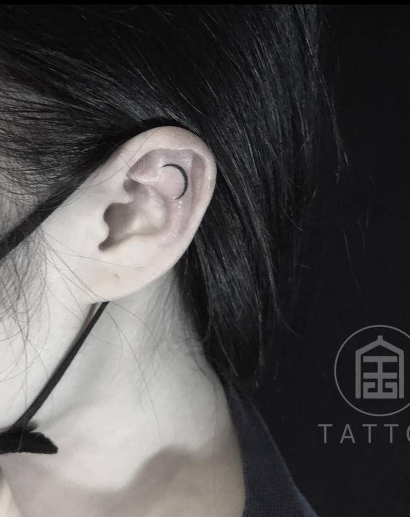 月亮纹身图片_图腾月亮纹身图案