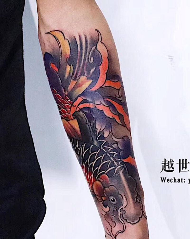 锦鲤遮盖纹身图片_手臂新传统纹身图案