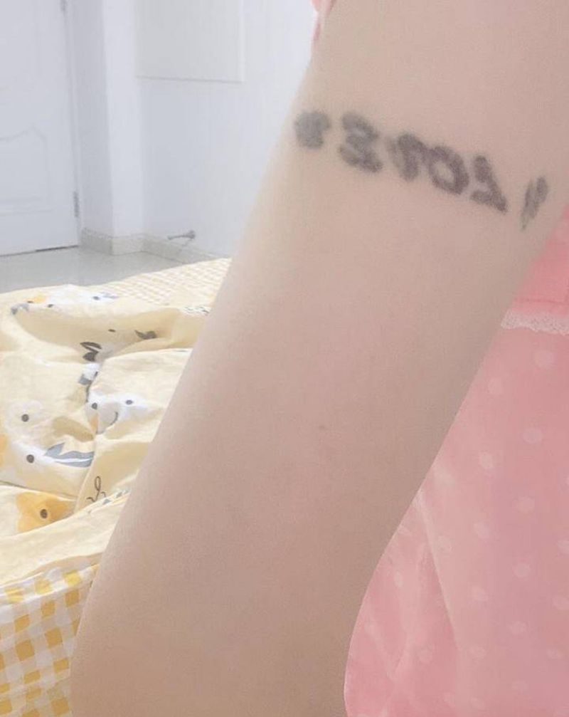 鲸纹身图片_手臂纹身图案