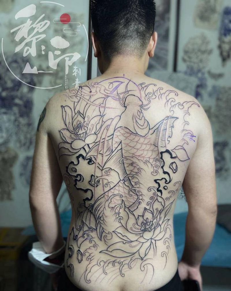 满背荷鲤！纹身图片_背部老传统纹身图案
