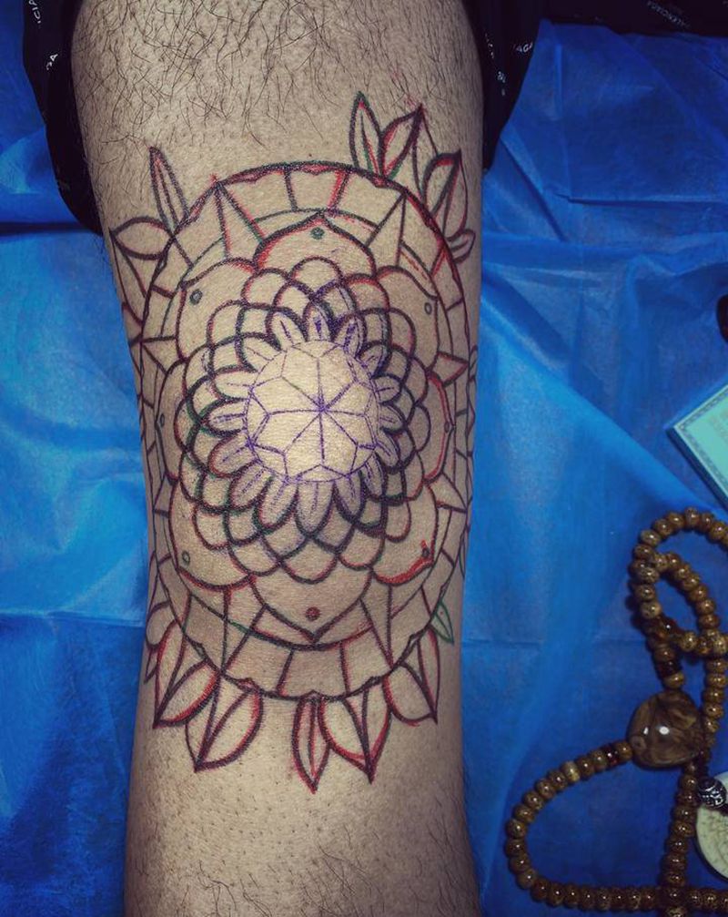 膝盖花纹身图片_腿部Old School纹身图案