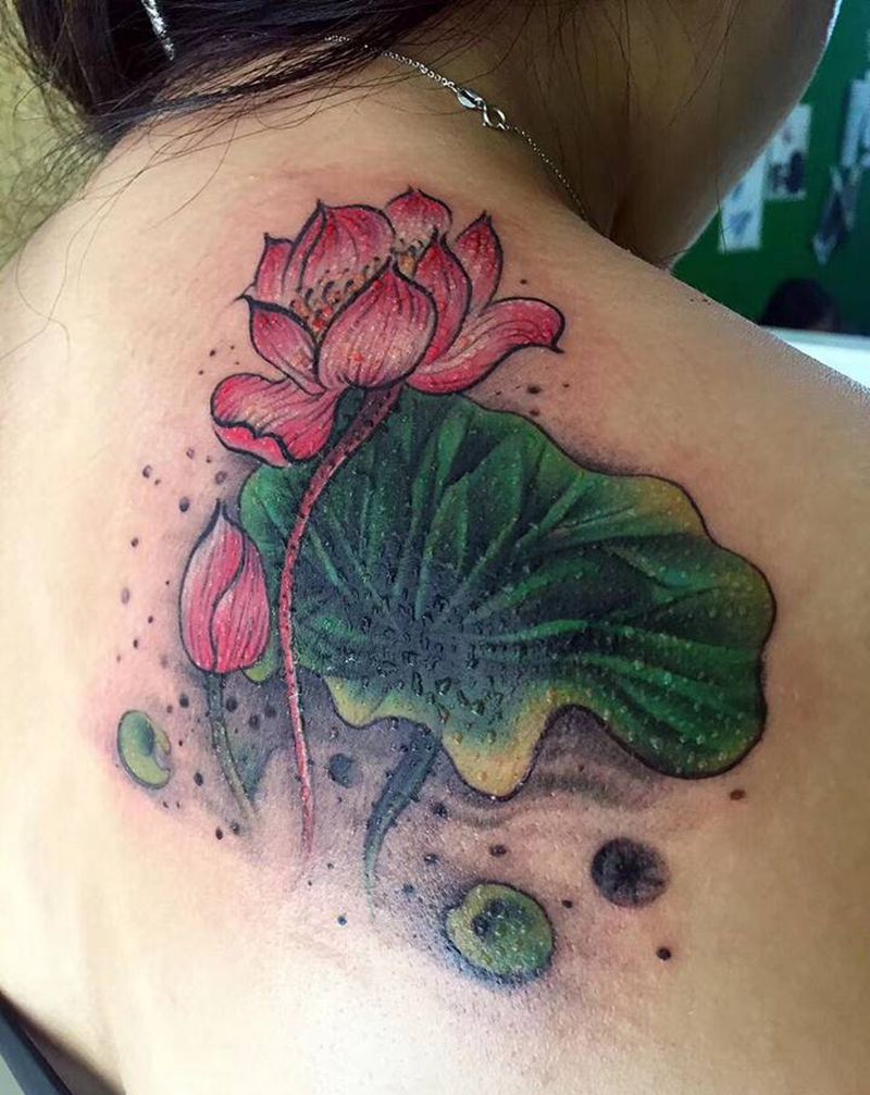 莲纹身图片_肩部纹身图案