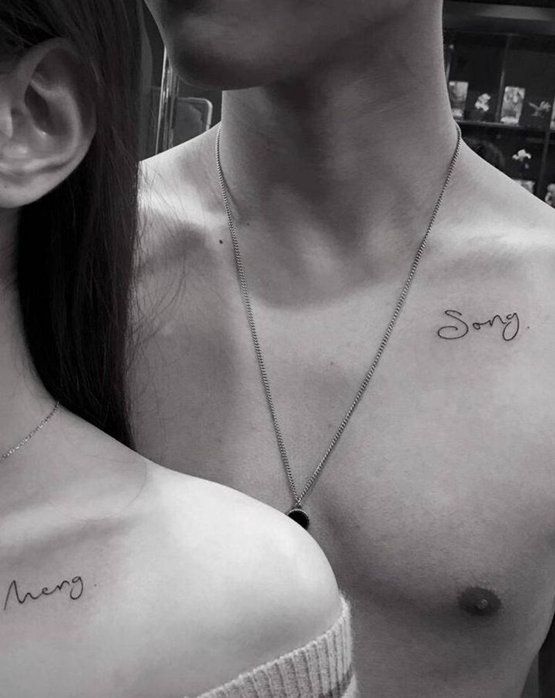 情侣字母纹身图片_颈部胸部情侣字母纹身图案