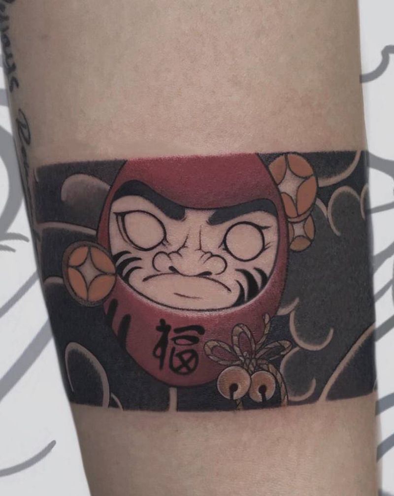 达摩不倒翁臂环纹身图片_手臂老传统新传统臂环达摩纹身图案