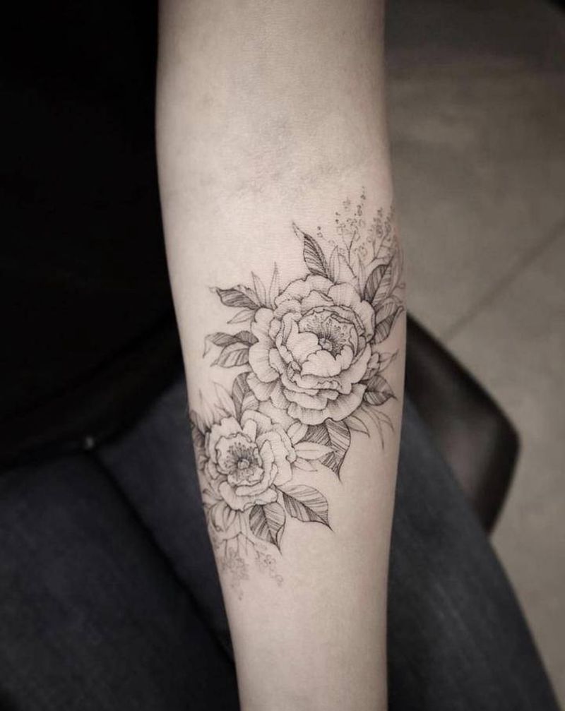 素花一枚纹身图片_手部点刺纹身图案