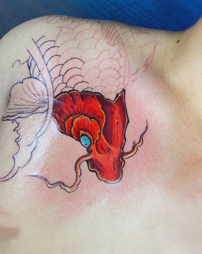 鱼纹身图片_胸部手臂新传统老传统纹身图案