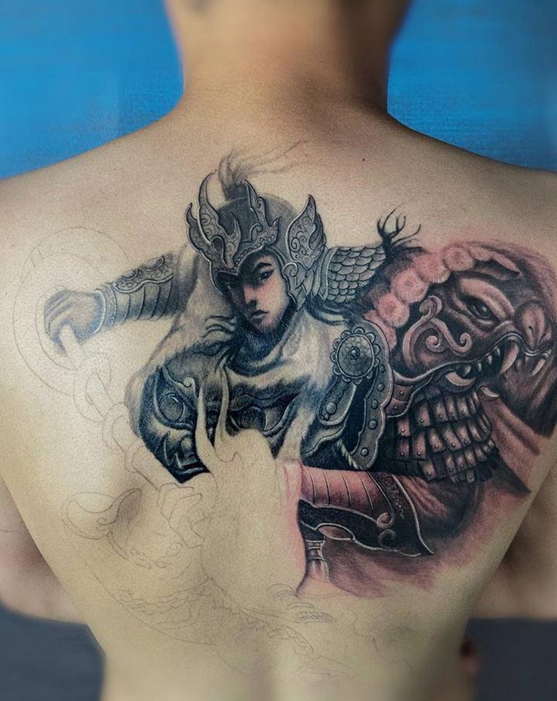 龙临未完纹身图片_背部新传统欧美写实纹身图案