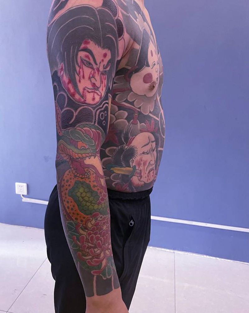 花臂进度纹身图片_手臂老传统纹身图案