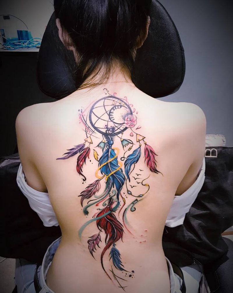 捕梦网纹身图片_背部水彩水墨羽毛捕梦网纹身图案