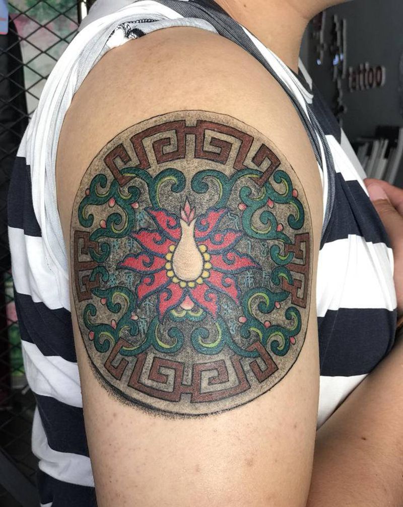 回纹宝相花团+父母生辰纹身图片_手臂新传统点刺纹身图案