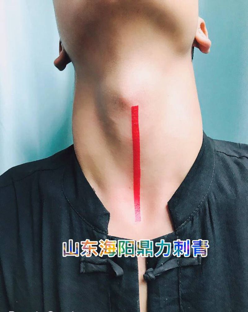 DL 喉结生命线纹身图片_颈部几何纹身图案