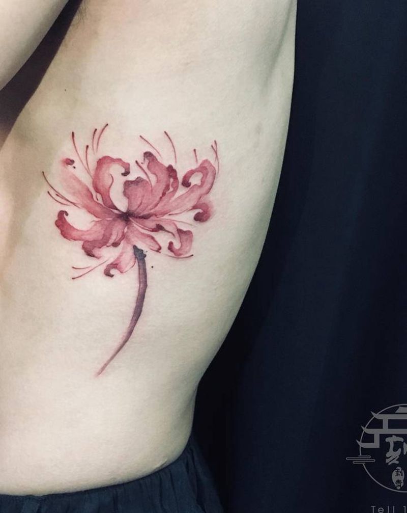 彼岸花纹身图片_腰部水彩彼岸花纹身图案