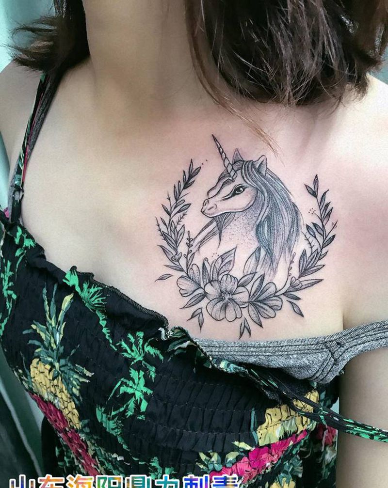 DL 美女锁骨独角兽纹身图片_胸部Old School纹身图案