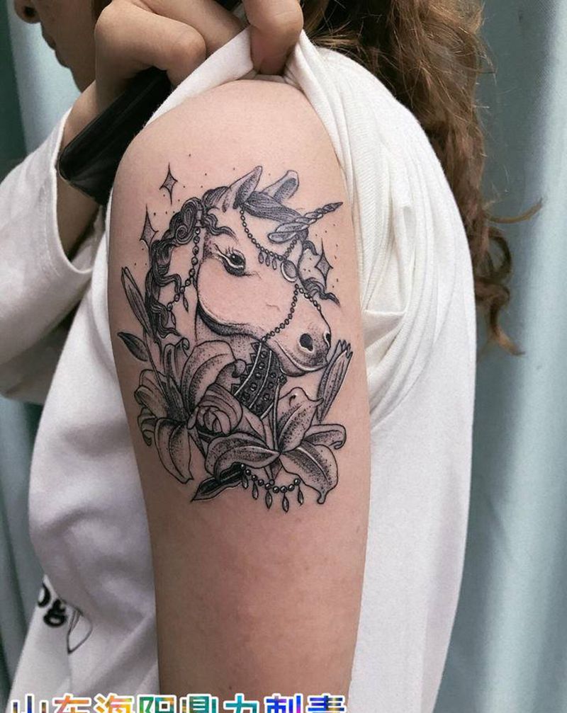DL 美女大臂独角兽纹身图片_手臂Old School纹身图案
