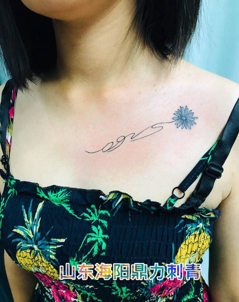 DL 美女锁骨小清新纹身图片_胸部老传统纹身图案