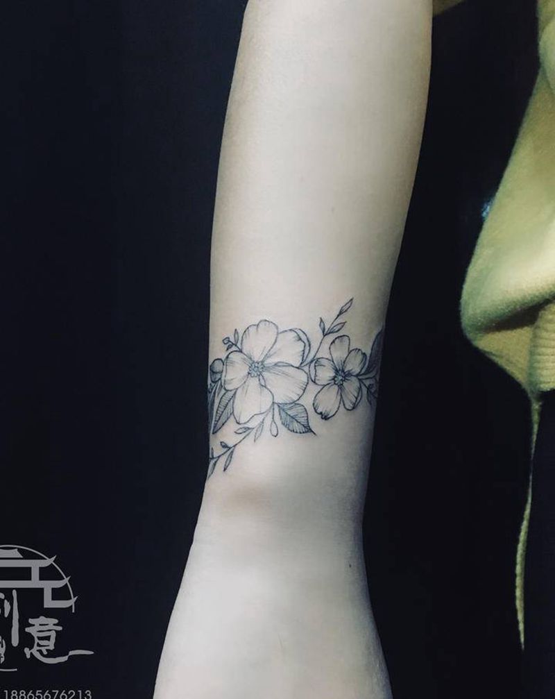 素花纹身图片_手臂素花纹身图案