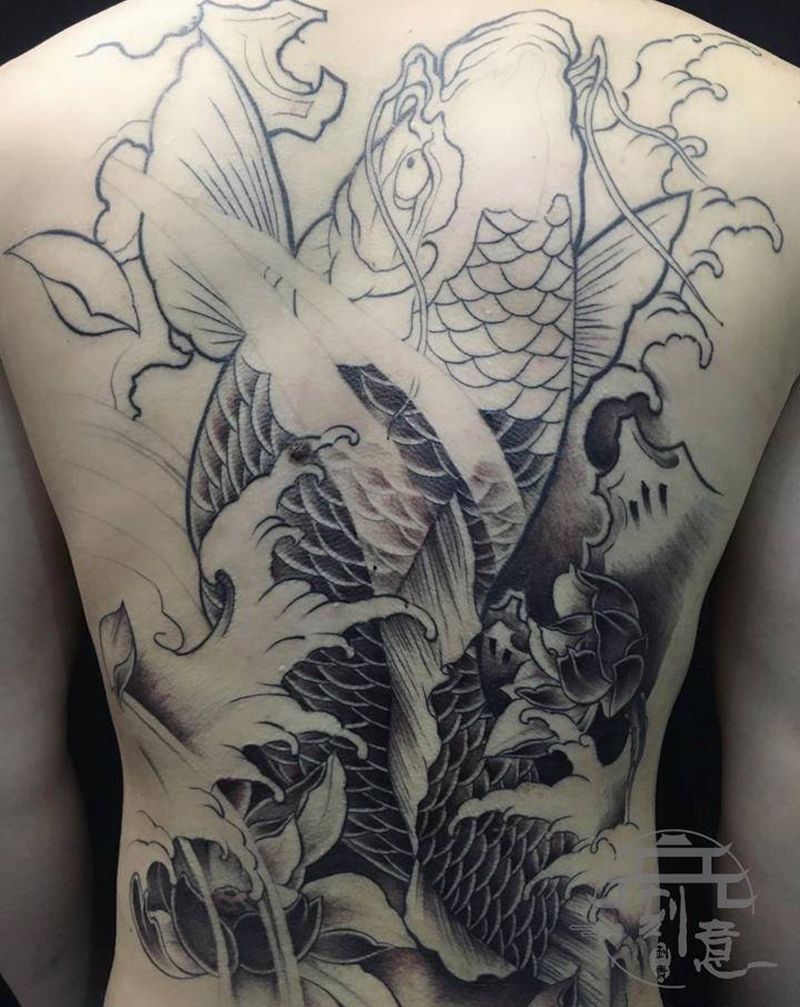 进度纹身图片_背部新传统纹身图案