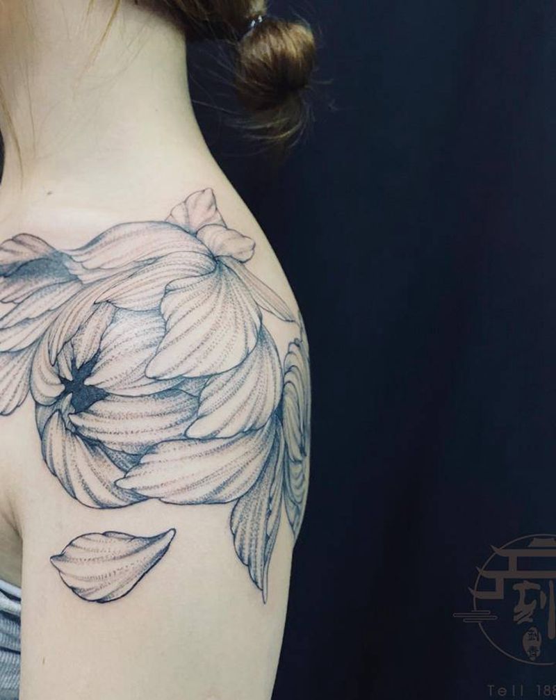 遮盖纹身图片_肩部花个性纹身图案