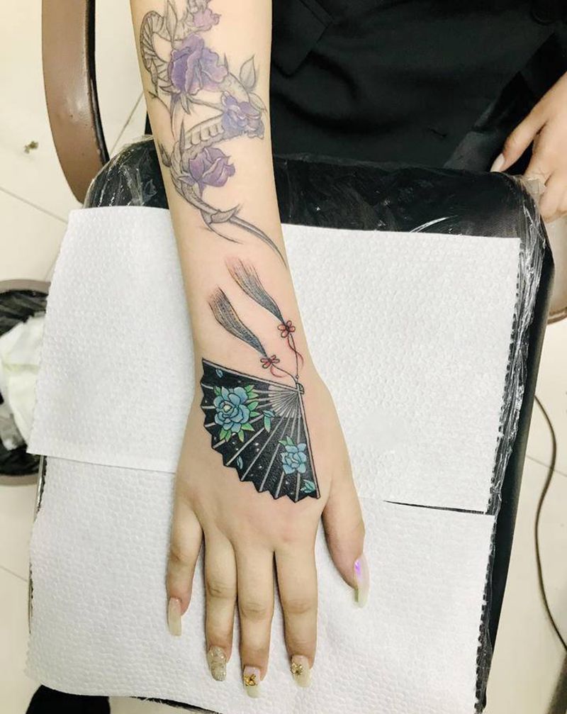 DL手背中国风纹身图片_手部New School纹身图案