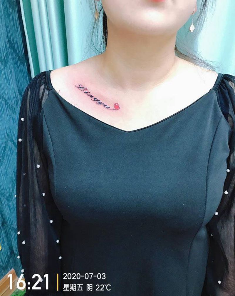 DL锁骨姓名控纹身图片_胸部老传统纹身图案