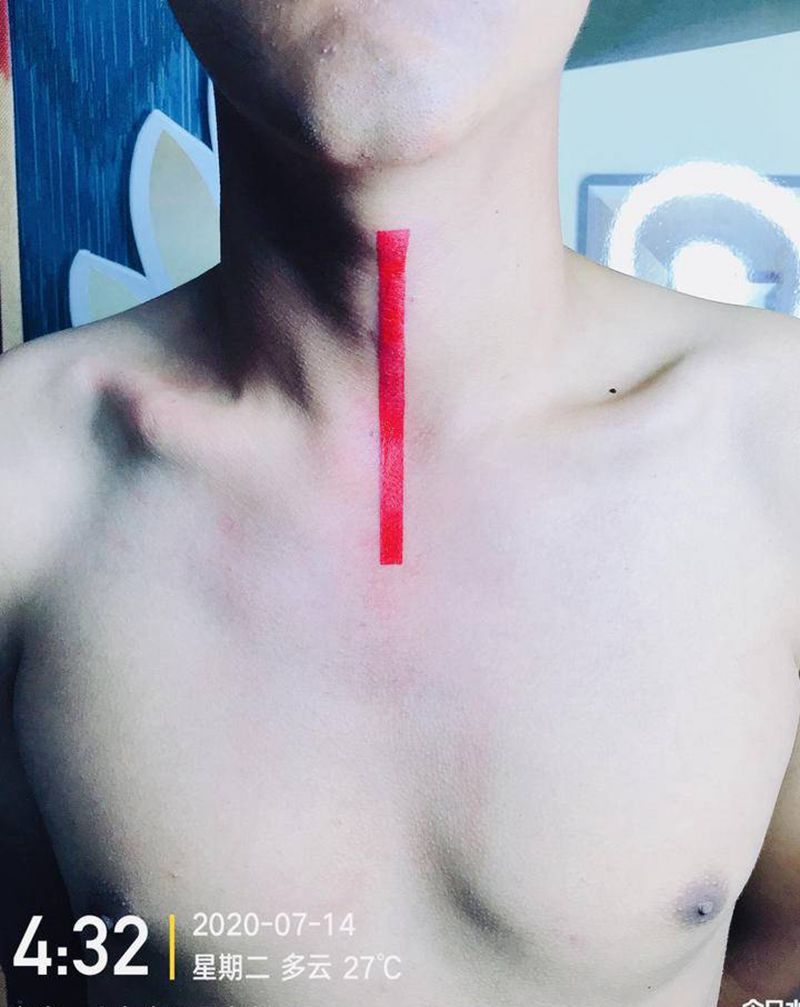 DL脖子红线纹身图片_颈部几何纹身图案