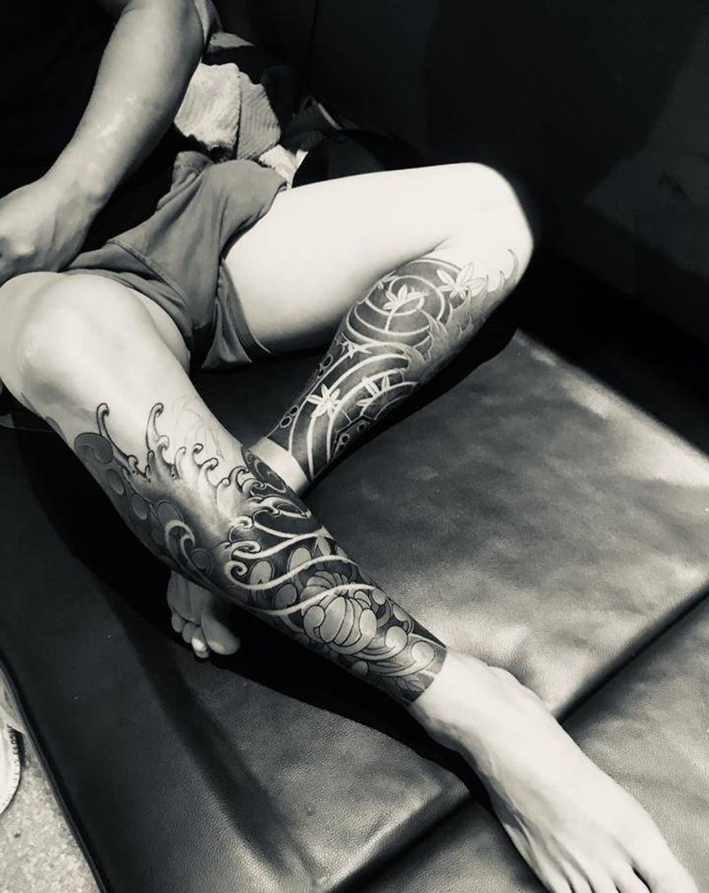 花腿纹身图片_腿部新传统老传统菊花纹身图案