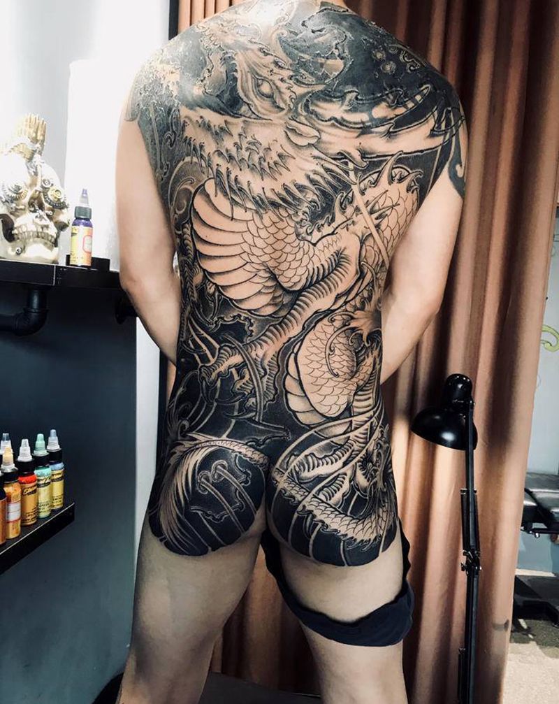 大龙纹身图片_背部新传统龙纹身图案