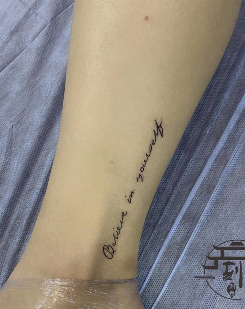 小清新纹身图片_腿部字母纹身图案