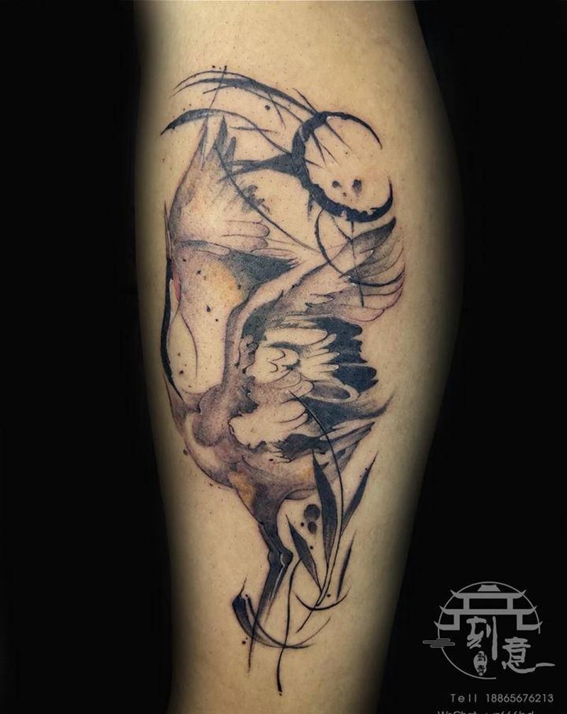 仙鹤纹身图片_腿部水墨仙鹤纹身图案