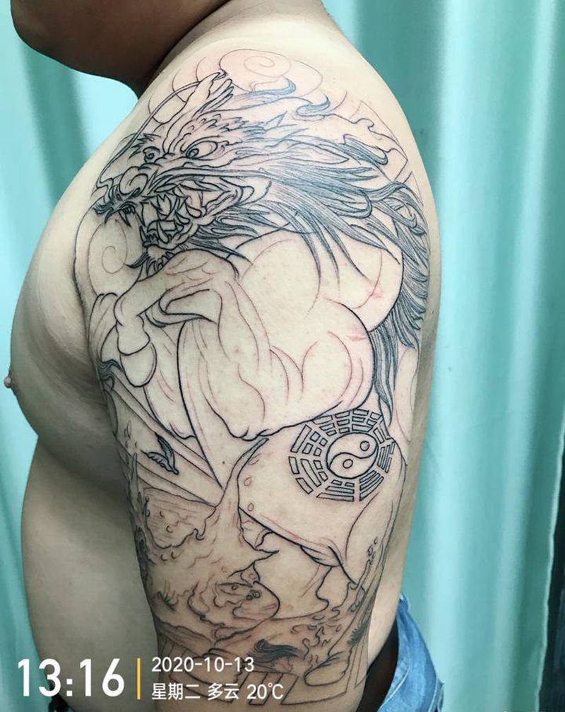 DL大臂龙马纹身图片_手臂老传统纹身图案