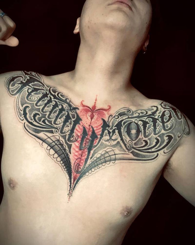 奇卡诺花胸纹身图片_胸部花体字纹身图案